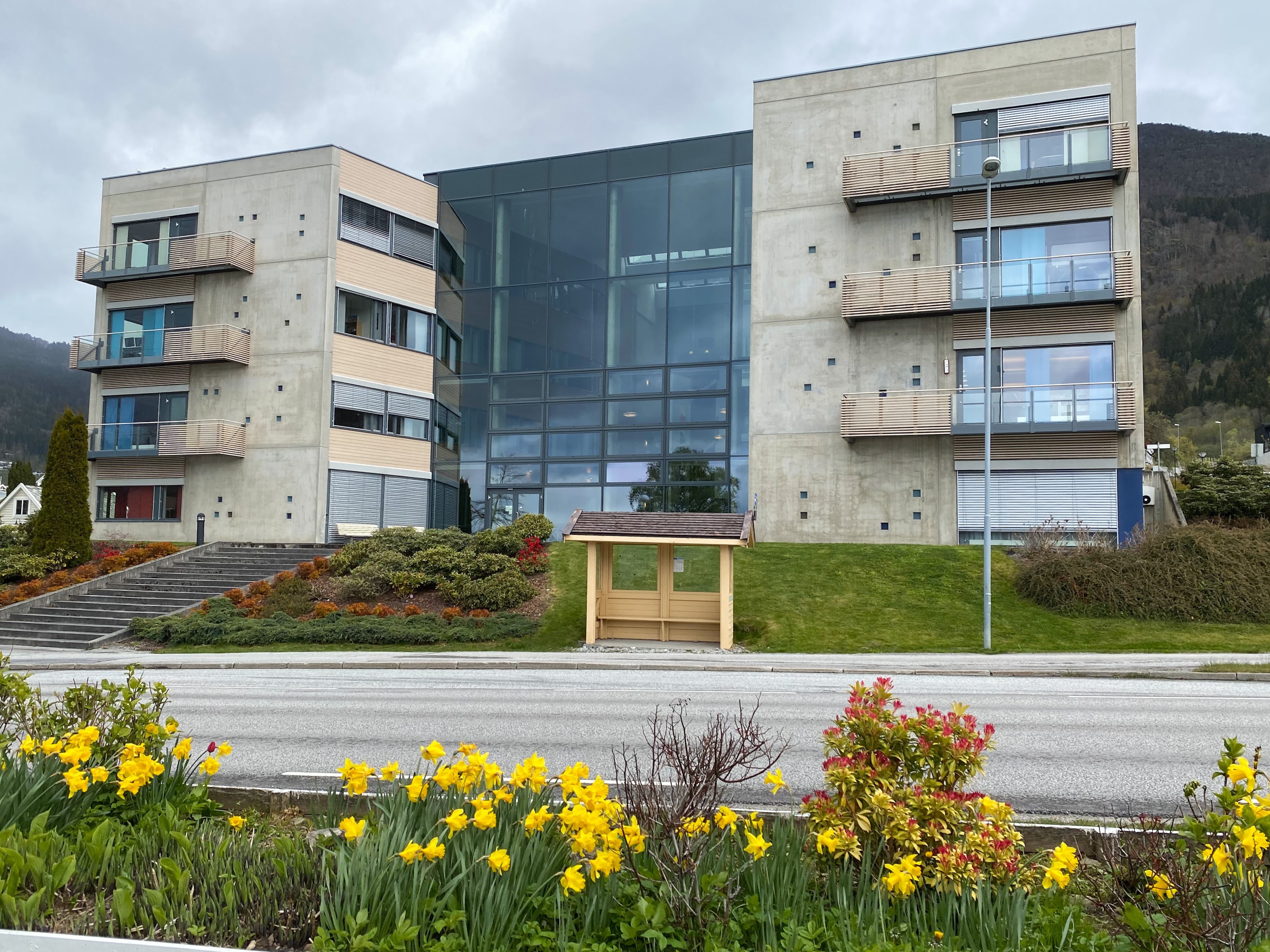 Statens hus på Leikanger, som er Statsforvaltaren i Vestland sitt hovudsete.