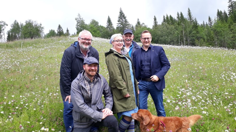 Fv: Frank Jenssen, Trond Olav Beitland, Heidi Beitland, Tore Bj&oslash;rkli, Ivar Vigdenes