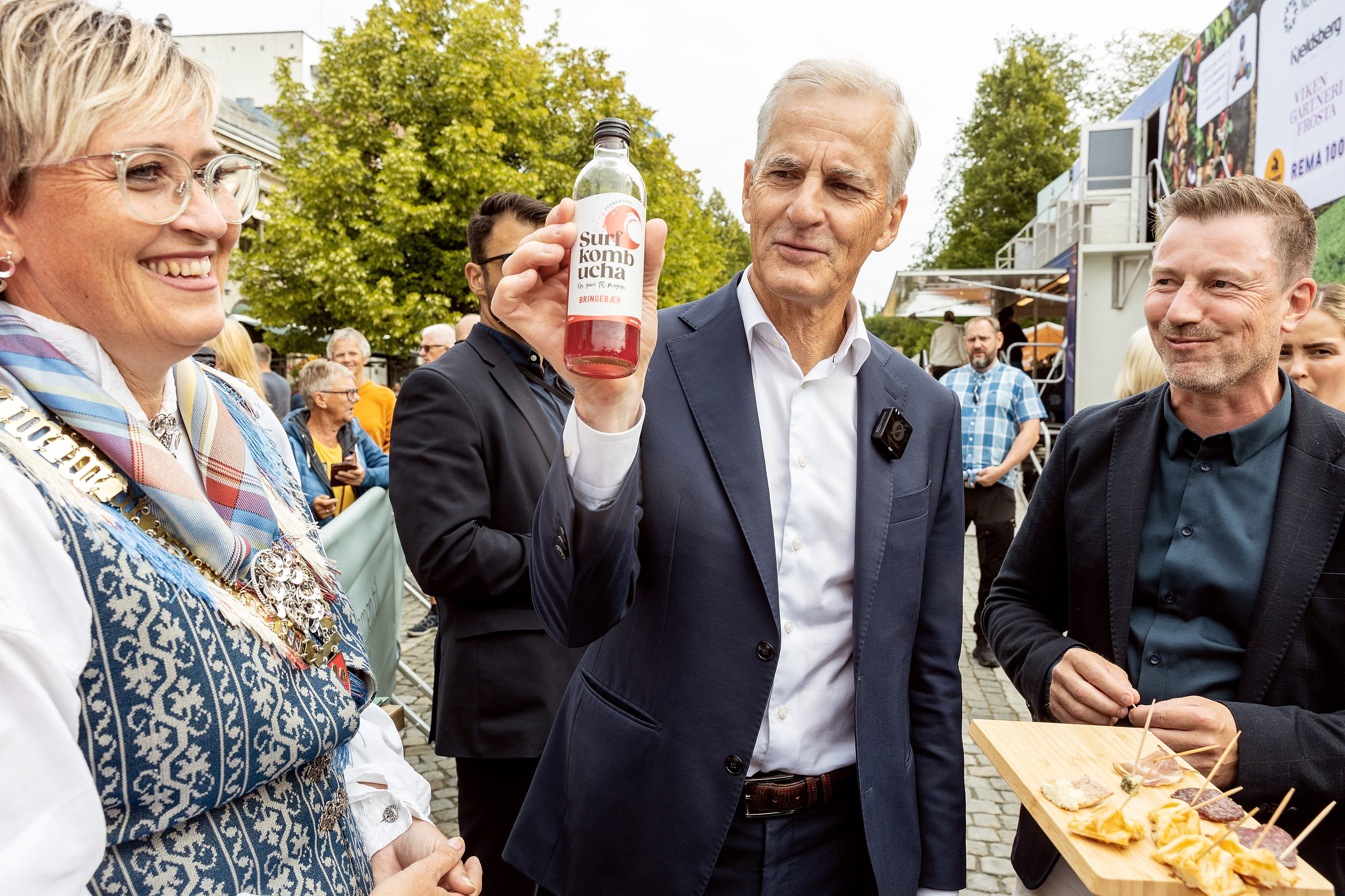Statsminister Jonas Gahr St&oslash;re bes&oslash;kte Matfestivalen