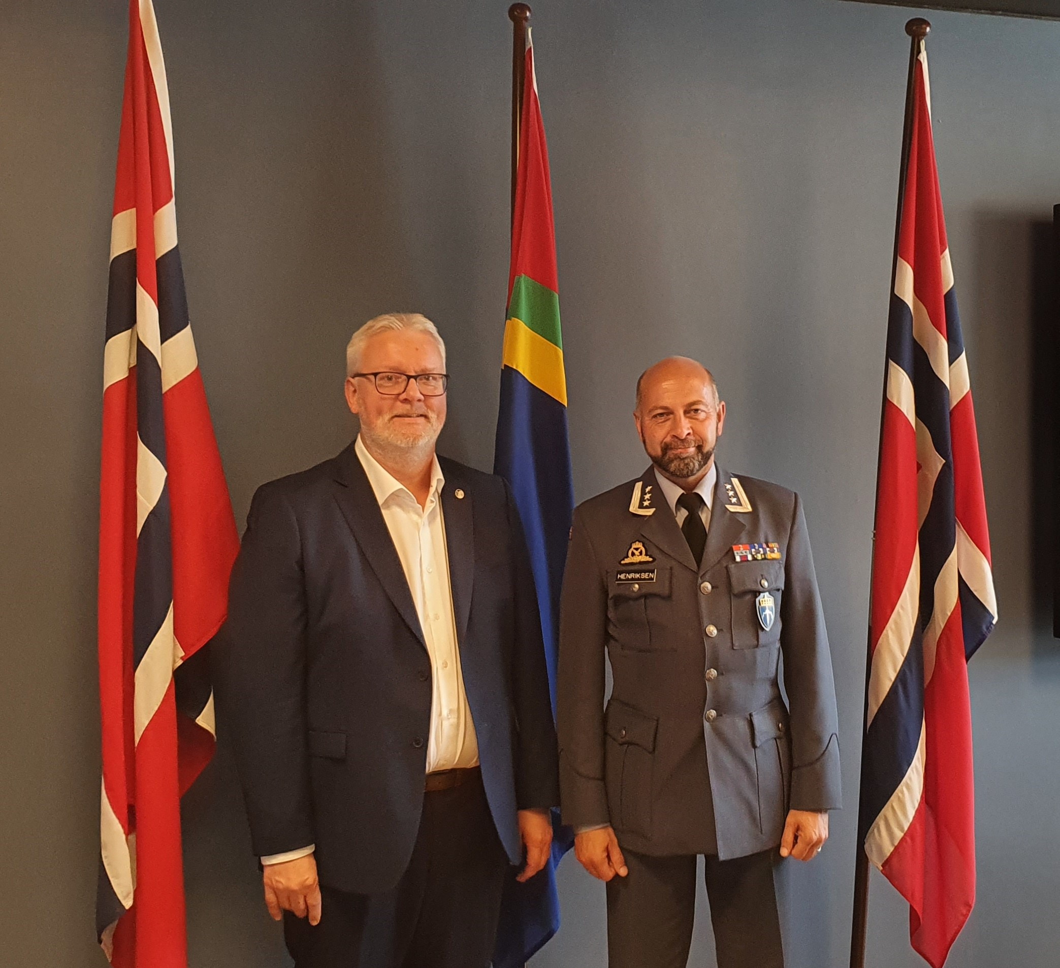 FØRSTE MØTE: Veteraninspektør Morten Henriksen og statsforvalter Frank Jenssen hadde sitt første møte fredag forrige uke.