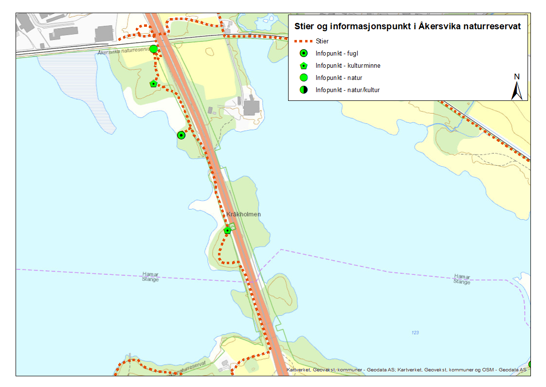 Trasé for tursti langs med E6, i og utenfor Åkersvika naturreservat. Den grønne linja er reservatsgrensa. Punktene viser informasjon som er tenkt satt opp når stien er ferdig.
