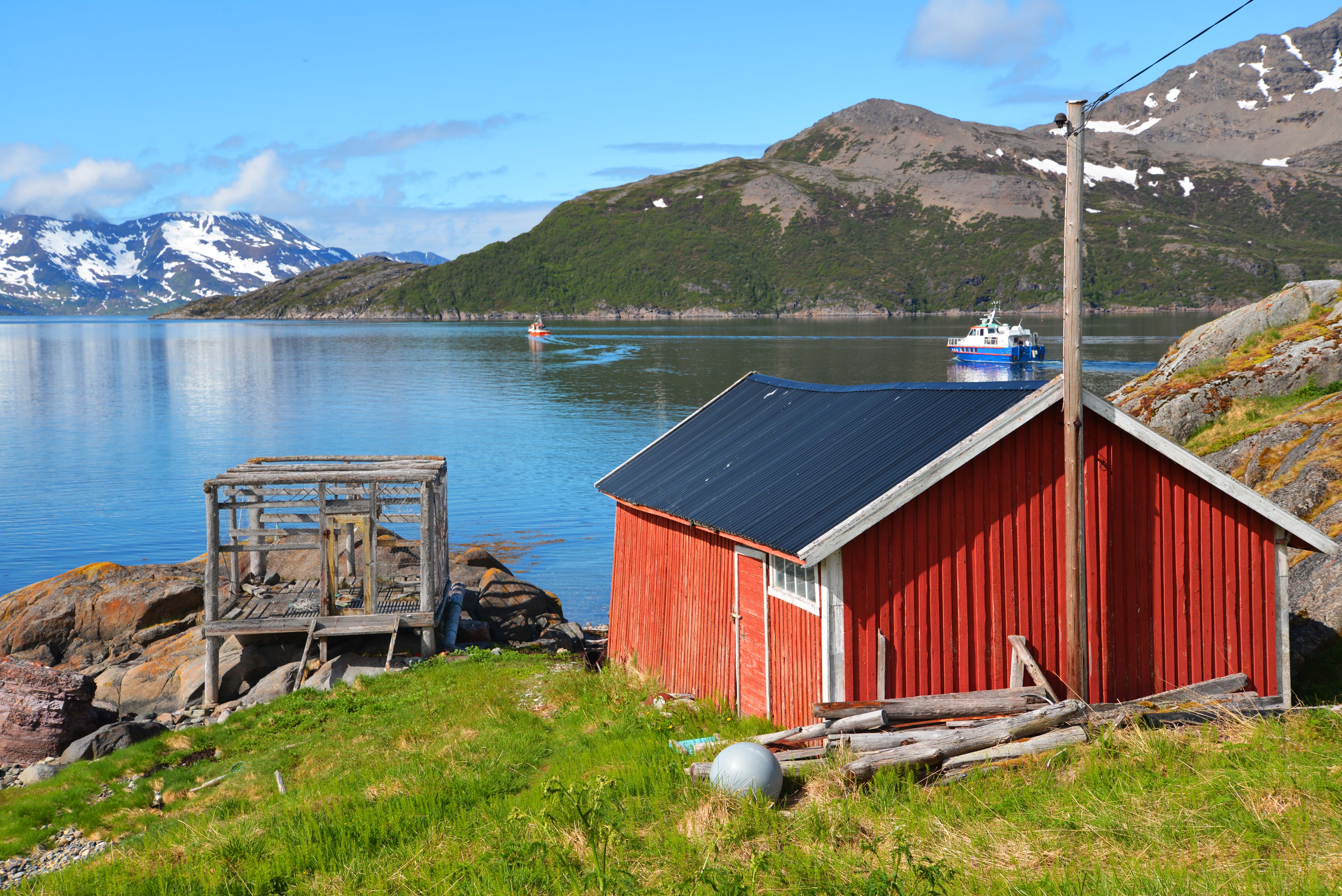 Fra Altneset på søndre Seiland er det merket tre dagsturløyper inn mot parkgrensa. 