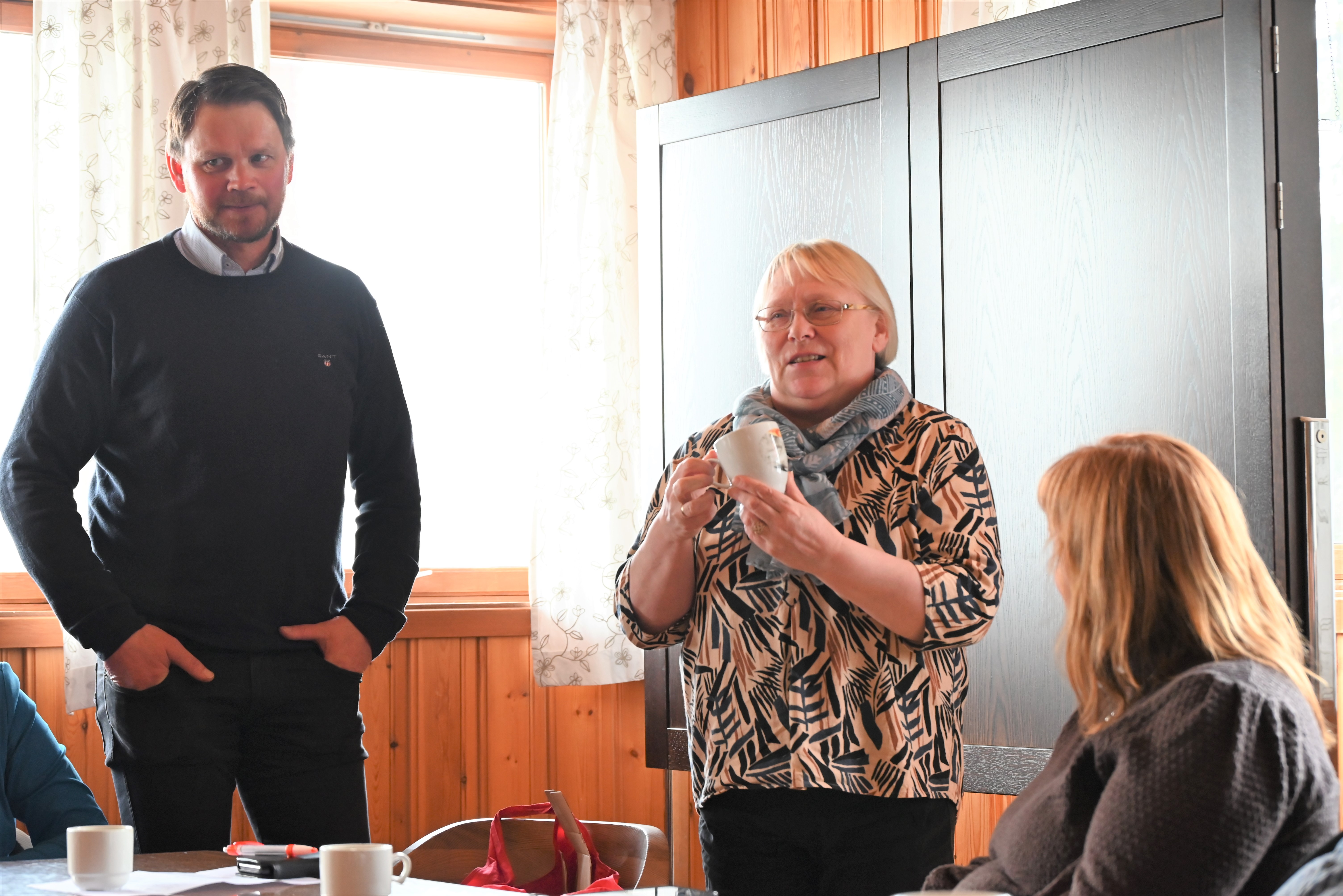 Vertskapet bidro med lærerike og nyttige orienteringer om status i den samiske forvaltningskommunen. sl røyrvik kommune.JPG