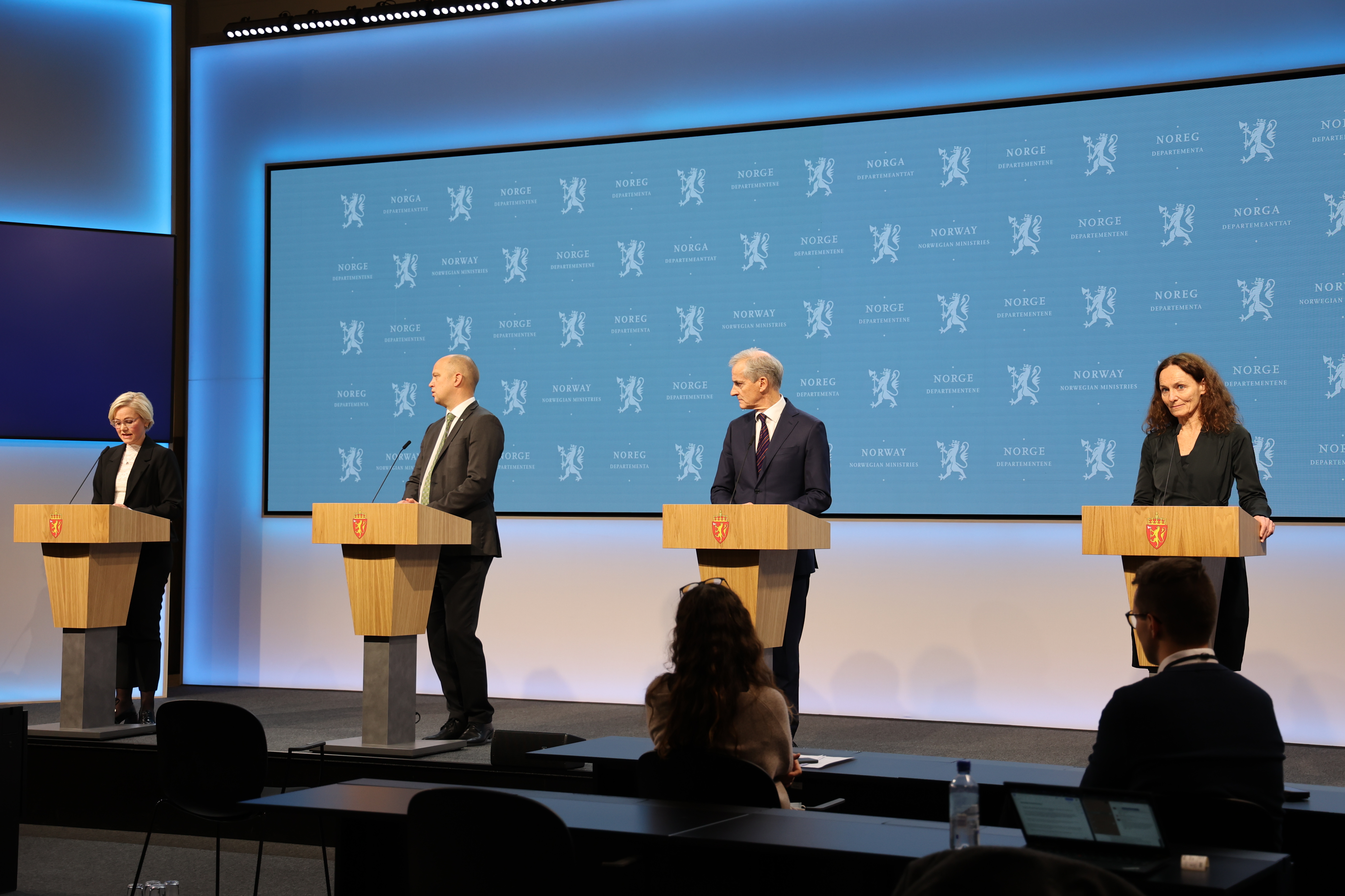 Fra regjeringens pressekonferanse om koronasituasjonen torsdag 2. desember.