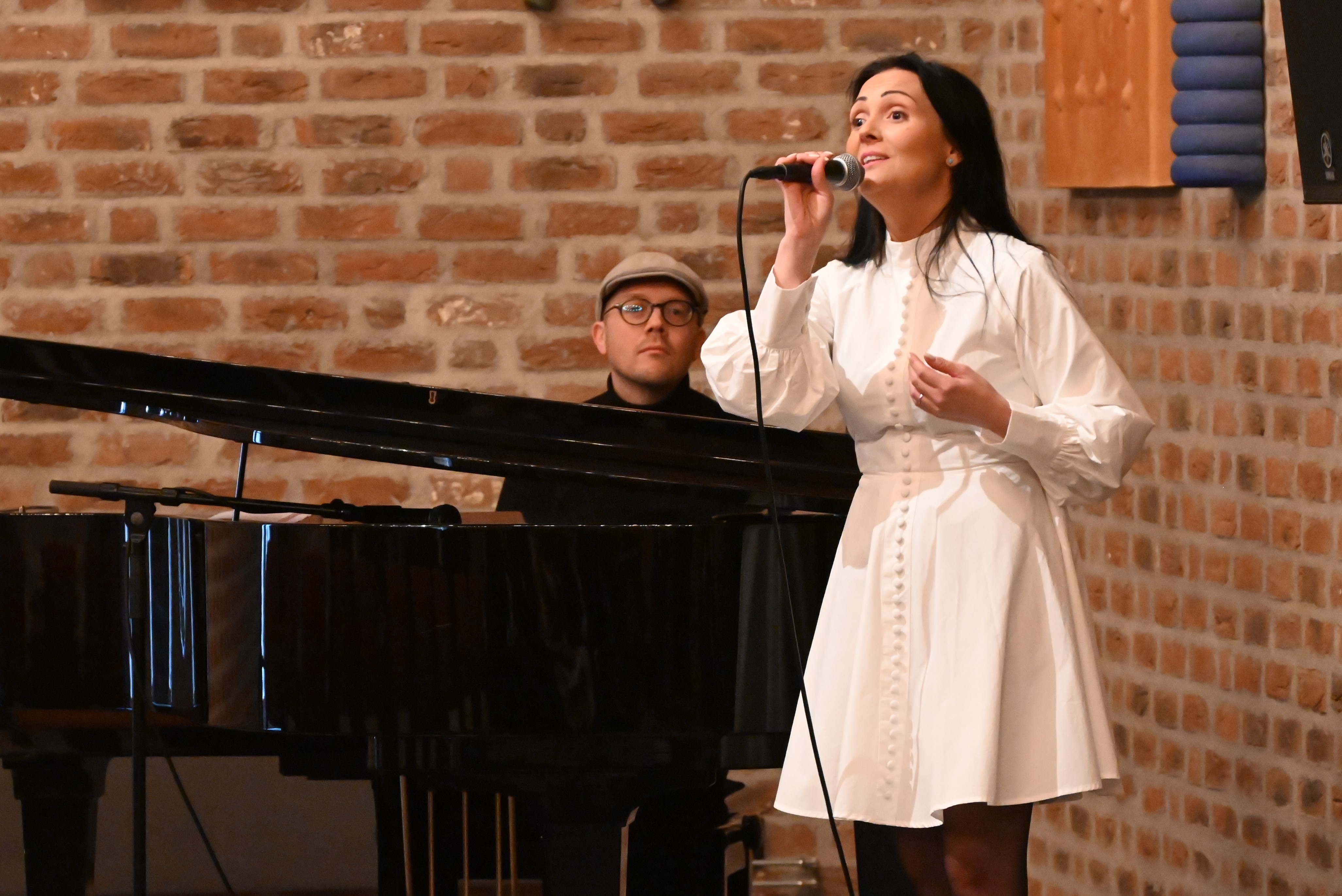 Kulturinnslag ved Siri Kristine Størseth, sang og Knut Ola Vang, piano