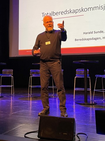 Leder for Totalberedskapskommisjonen Harald Sund.
