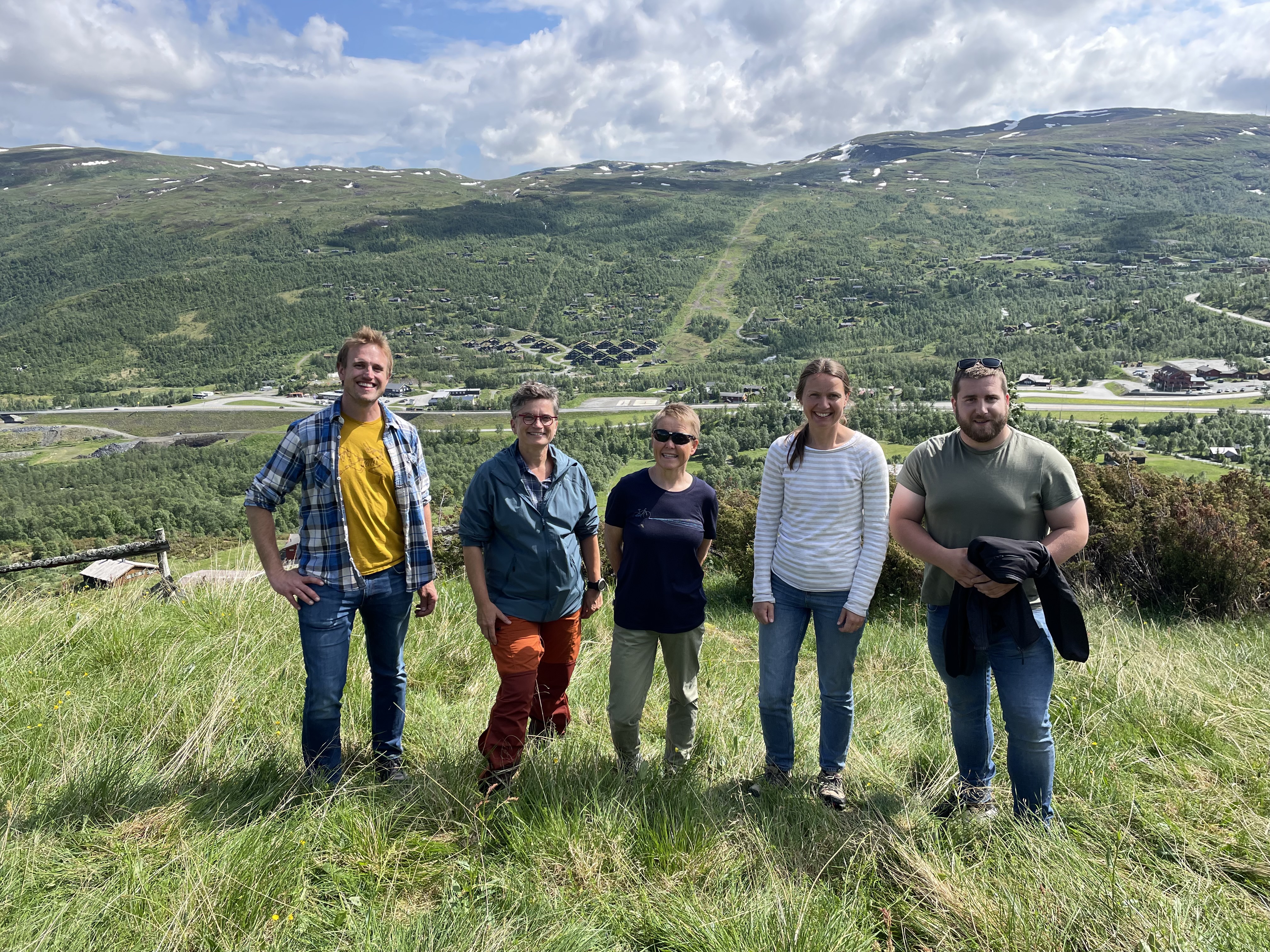 Bilde med representantar frå Vang kommune i Valdres og fra Statsforvaltaren i Innlandet.  