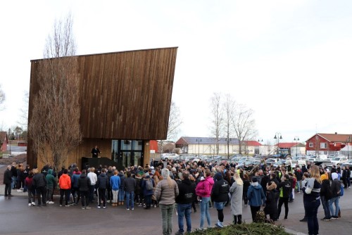 Stor oppslutning om den h&oslash;ytidelige &aring;pningen. Foto: Nj&aring;l Arve Melberg