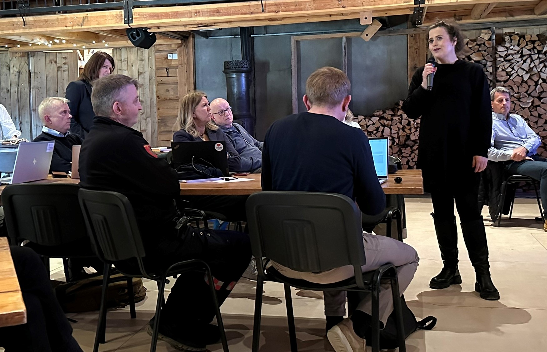 Formannskapene i Midt-Gudbrandsdal inviterte statsforvalter Knut Storberget og ledere fra embetet til dialog.