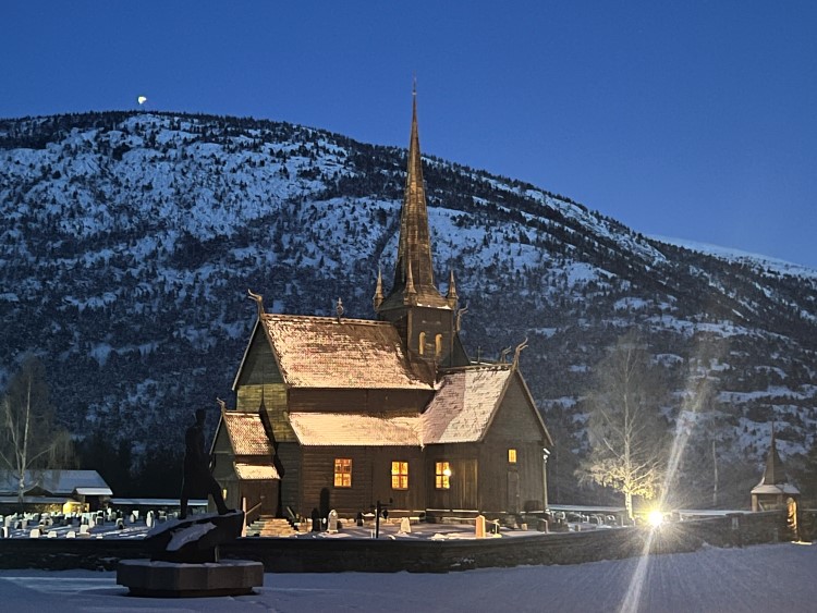 Lom Stavkyrkje
