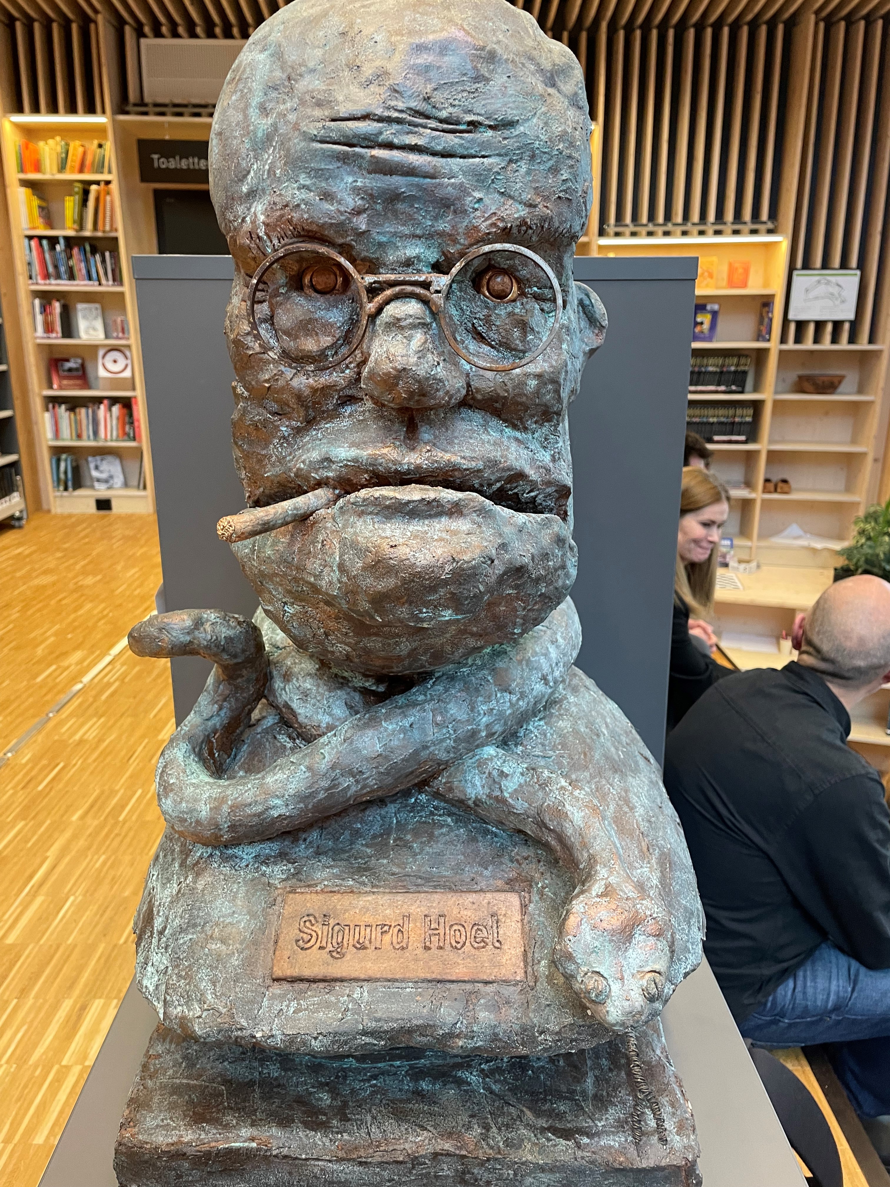Statue