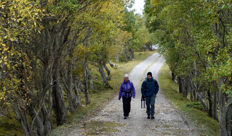 Ut for å lære om kystnatur. Foto: Beate Sundgård Ut for å lære om kystnatur. Foto: Beate Sundgård