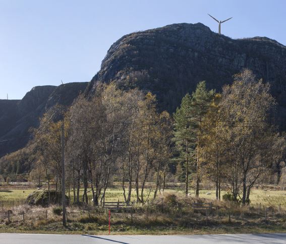 Fotomontasje av vindturbin i skveneheii vindkraftverk sett fra Røysland, Åseral kommune. Kilde: Hybrid Tech Skveneheii AS, Skveneheii vindkraftverk, Fagrapport landskap